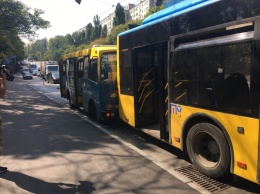 В Киеве подрались водители маршрутки и троллейбуса