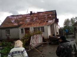 Град и смерч накрыл Украину: последствия страшной непогоды (Фото, видео)
