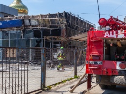В Днепре на Слобожанском сгорел автосалон «Lada»: появились фото и видео