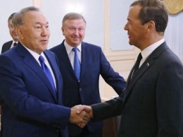 Война Медведева на два фронта: Казахстан потребовал от России компенсаций за «грязную» нефть