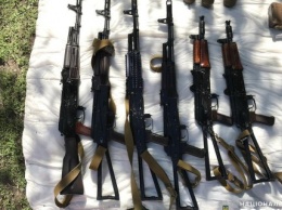 Полиция нашла крупный арсенал оружия в рамках расследования о взрыве в банке Старобельска