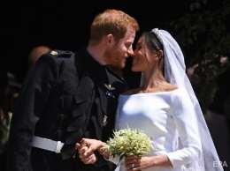 Герцоги Сассекские Гарри и Меган опубликовали фотокомпиляцию по случаю годовщины свадьбы