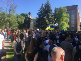 В Харькове произошли столкновения сторонников и противников маршала Жукова