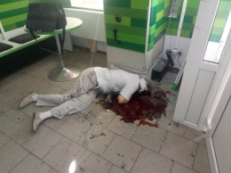 В Старобельске бывший боец «Айдара» и экс-журналист подорвал гранату в отделении «Приватбанка»: свежие подробности (фото, видео) 18+