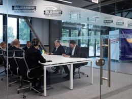 Порошенко переехал из Администрации президента в офис "Солидарности"