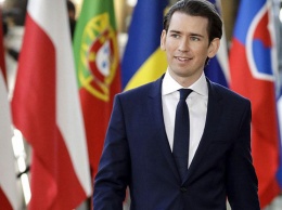 Канцлер Австрии заявил об отставке главы МВД от правой Партии свободы