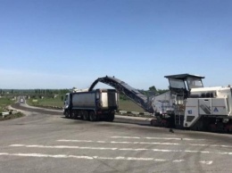 В Запорожской области проходит ремонт трассы (ФОТО)