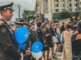 В центре Киева отпраздновали 70-летие НАТО: как это было