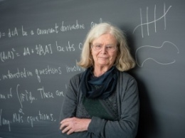Впервые Абелевскую премию по математике вручили женщине