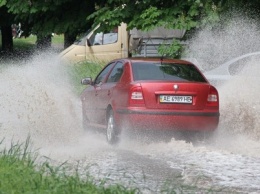 Затопленный город: в Никополе дождь залил улицы