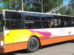 В Кривом Роге сегодня на маршрут вышел капитально отремонтированный троллейбус