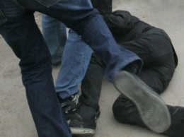 Выпускники избили парня в центре Харькова (видео)