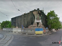 На столичном Подоле снова горела историческая усадьба на улице Межигорской