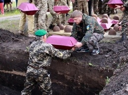 Под Днепром перезахоронили 20 воинов Второй мировой войны