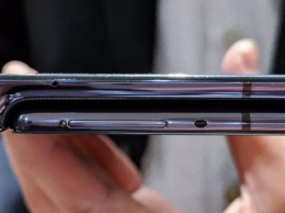 Крупные торговые сети отменяют заказы на Samsung Galaxy Fold