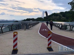В Киеве открыли пешеходный мост между Крещатым парком и Владимирской горкой