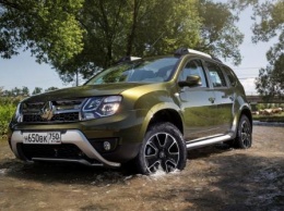 «Эталон проходимости среди «паркетников»: Renault Duster сравнили с первым SUV в России