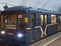 Набросились прямо в поезде: мужчину избили в харьковском метро (видео)