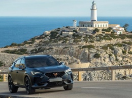 Cupra устроила первую фотосессию для своего кроссовера Formentor на Майорке