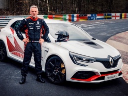 Bridgestone помог Renault Sport завладеть рекордом Нюрбургринга