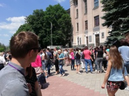 В Запорожье "заминировали" три университета