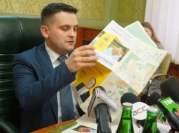 Захват храма УПЦ в Черновицкой области: губернатор прячется от верующих