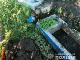 На Харьковщине задержали вандалов, которые похитили надгробия с кладбища, - ФОТО