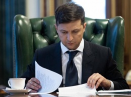 Зеленский выдал указ о назначении девятерых судей