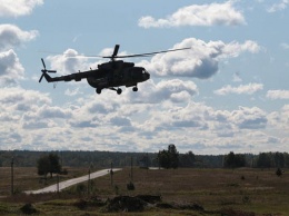 В результате падения военного вертолета погибли комбриг и трое летчиков