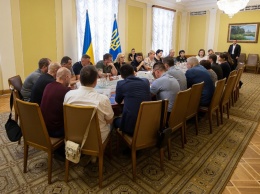 Зеленский встретился с родными пленных в РФ украинцев: что обсудили