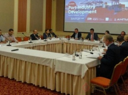 Министр Омелян в Одессе: сдача портов частникам - эффективный путь развития отрасли