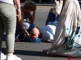 В центре Одессы девушка сбила двух человек (ФОТО)