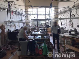 Десять азиатов шили «брендовую» одежду в Одессе и попались полиции и СБУ