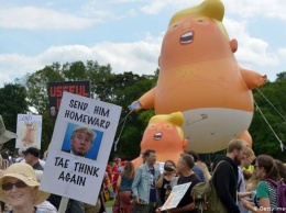Еще один шарик в игре в пинбол: Как британцы относятся к предстоящему визиту Трампа