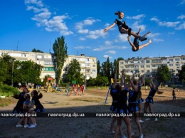 Во дворе «Пентагона» появилось футбольное поле и эко-мурал (ФОТО)