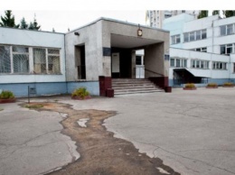 Родители требуют увольнения директора школы №273 в Киеве и грозят протестными акциями