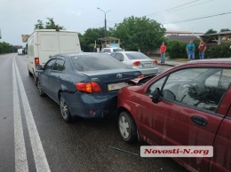 В Николаеве столкнулись 4 автомобиля - пострадал четырехлетний ребенок