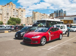 В Киеве состоялся масштабный автопробег электромобилей