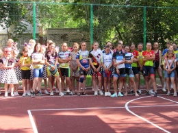 В Заводском районе ко Дню защиты детей открыли спортплощадку