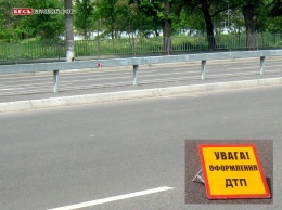 ДТП на Спасской в Кривом Роге: ВАЗ врезался в учебный автомобиль, водитель был доставлен в реанимацию