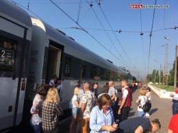 Поезд Интерсити «застрял» в Кривом Роге, и когда отправится в Киев - не известно. Причина - банальная