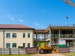 Современный трехэтажный корпус пристраиваем к сельской школе в Волосском - Валентин Резниченко