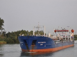 В Запорожье пришвартовался танкер с топливом - до этого его видели в портах аннексированного Крыма, - ВИДЕО