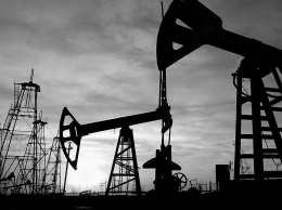 Нефть продолжает дешеветь на глобальных рисках