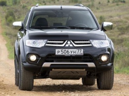 Город или офроуд? Для чего больше подходит Mitsubishi Pajero Sport, выяснил блогер