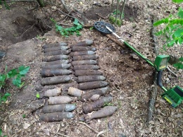 Опасная находка: под Днепром обнаружили мины и гранаты