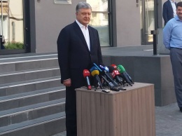 Порошенко прокомментировал инцидент с плагиатом в речи Зеленского