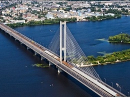В Киеве предлагают подсветить ванты Южного моста: петиция
