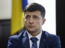 Зеленский отреагировал на петицию о своей отставке и главы АПУ