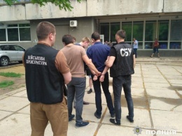 На крупной взятке попались чиновники-землемеры в Николаевской области
